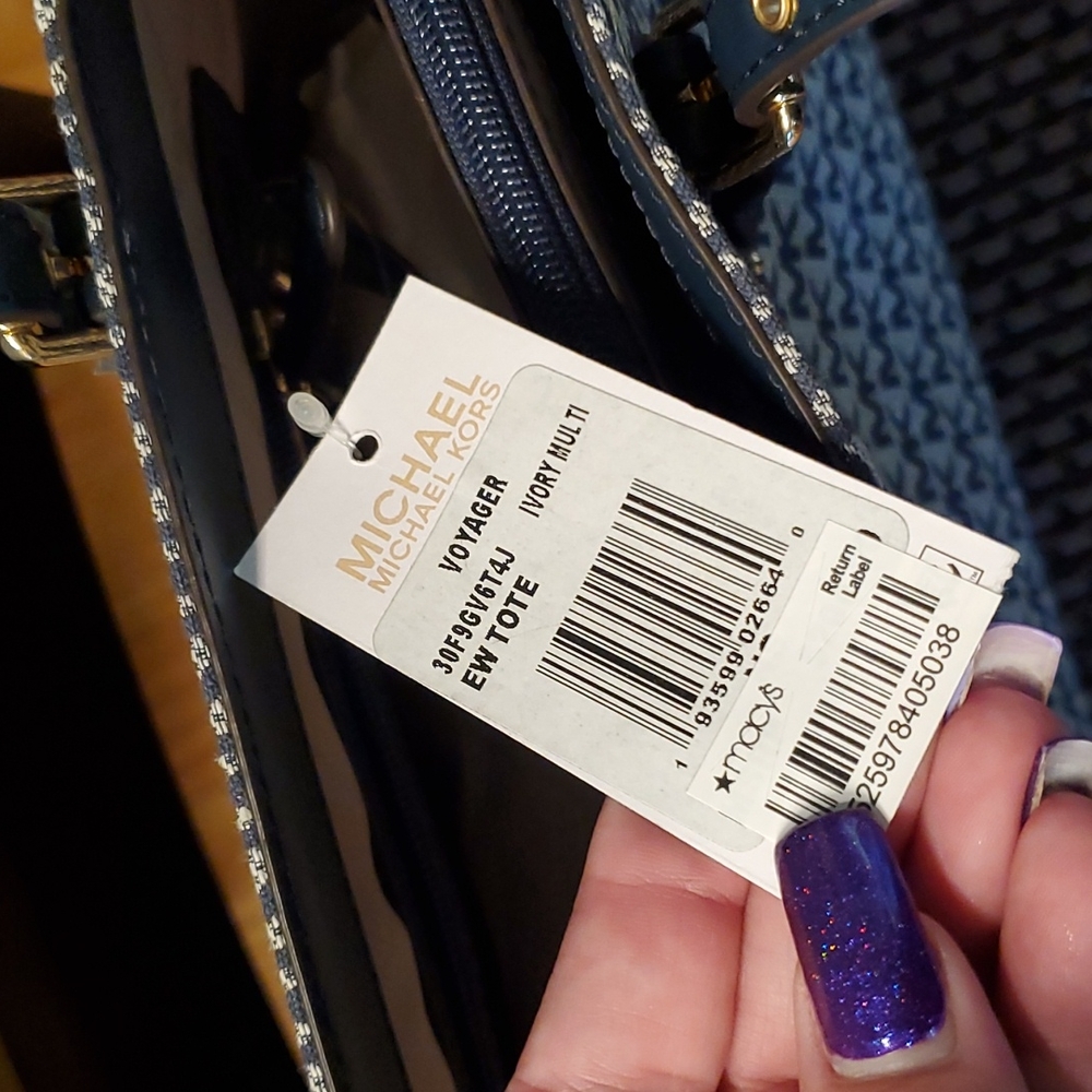 Purse - Picture 2 of 4